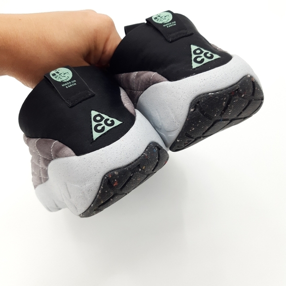 Nike | ACG Moc 3.5 SE Special Edition Pure Platinum Shoes in Black, Green Glow - Picture 5 of 8
